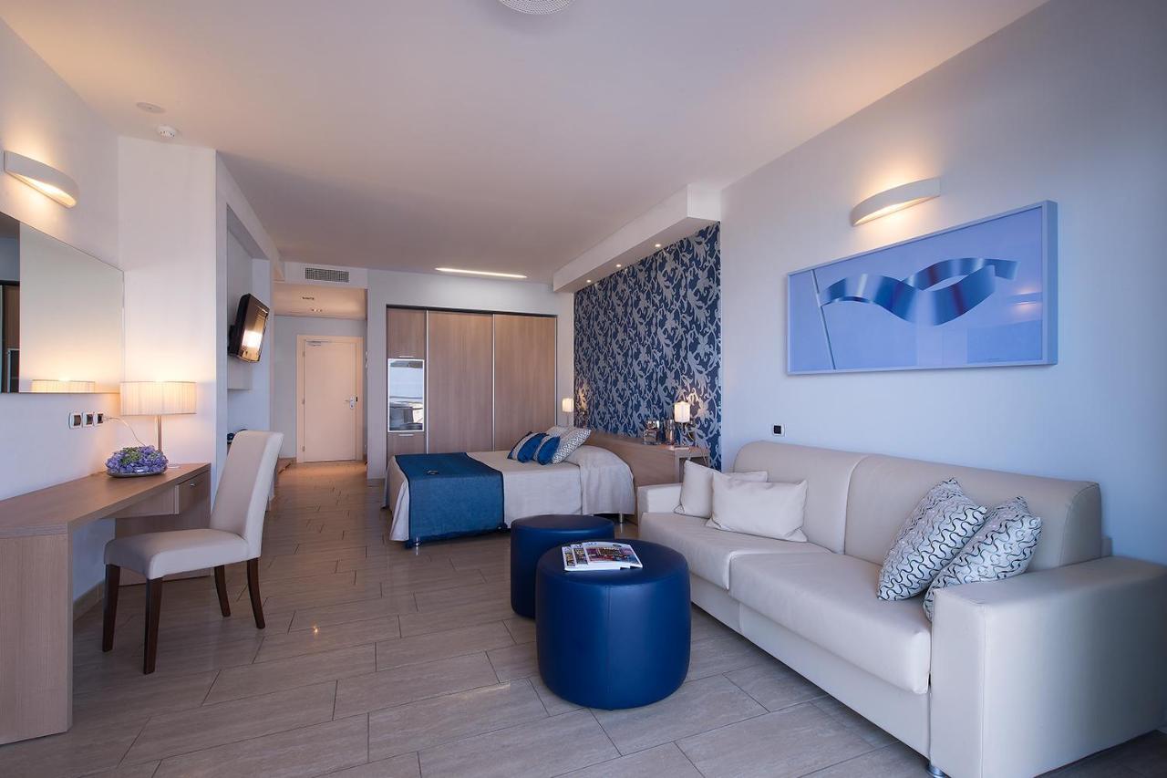 Hotel I Ginepri Марина-ди- Кастаньето Экстерьер фото
