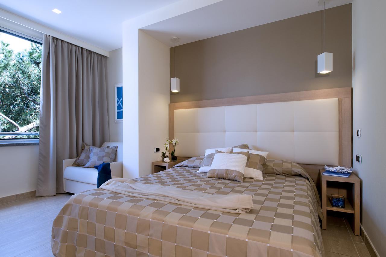 Hotel I Ginepri Марина-ди- Кастаньето Экстерьер фото