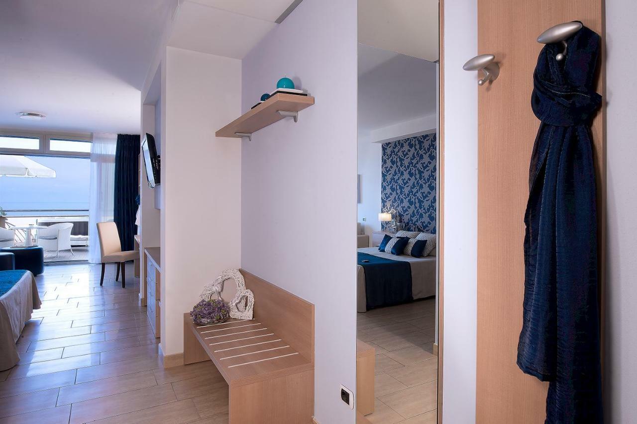 Hotel I Ginepri Марина-ди- Кастаньето Экстерьер фото